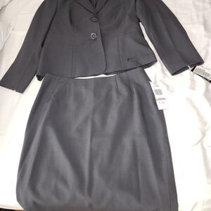 Chic Gray Women's Skirt Set